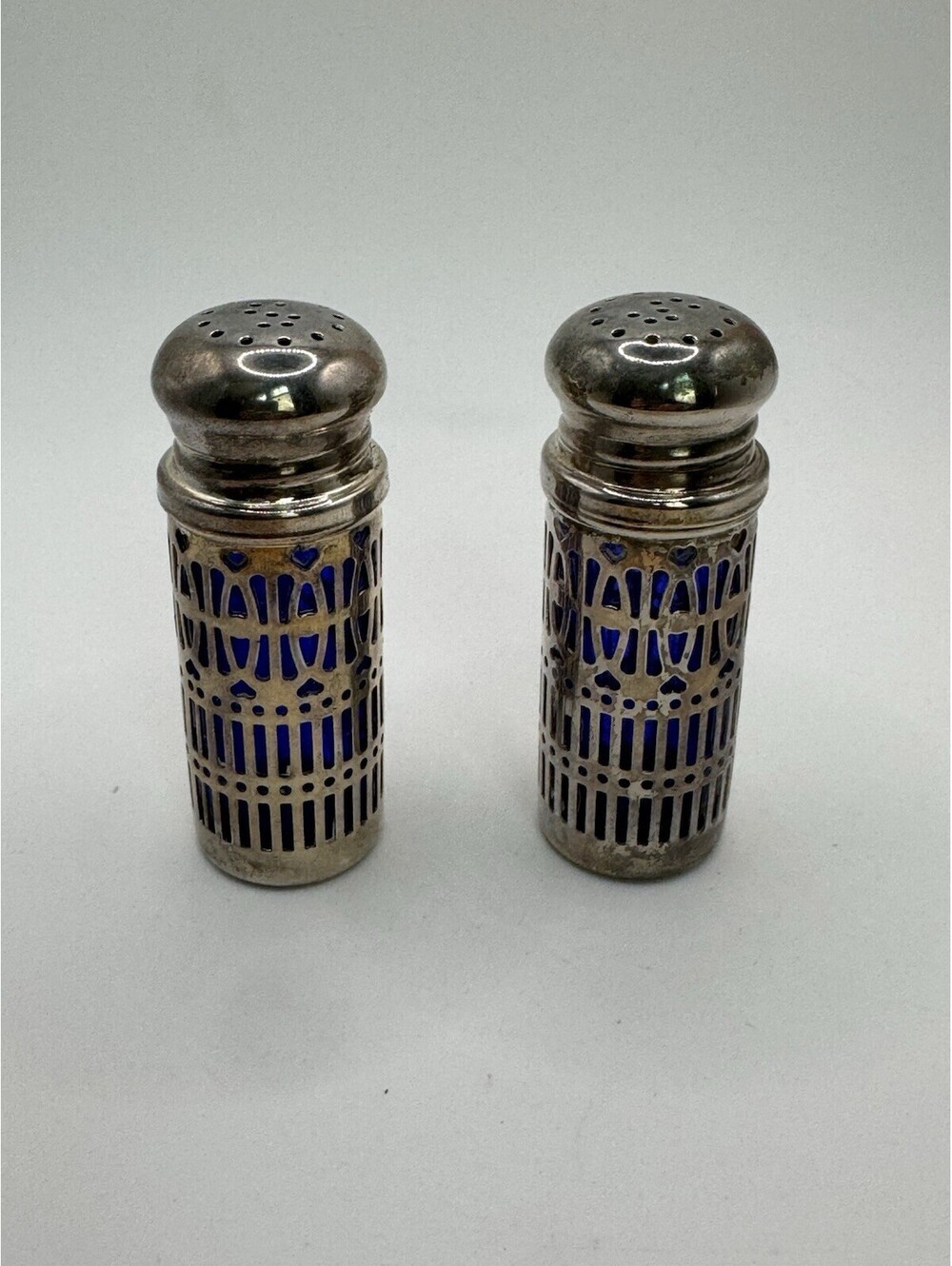 Vtg Silver Cobalt Blue Salt & Pepper Shakers Silver Plate Filigree UK Patent GSA